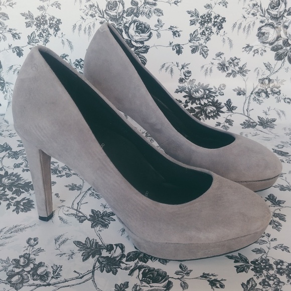 rockport suede pumps